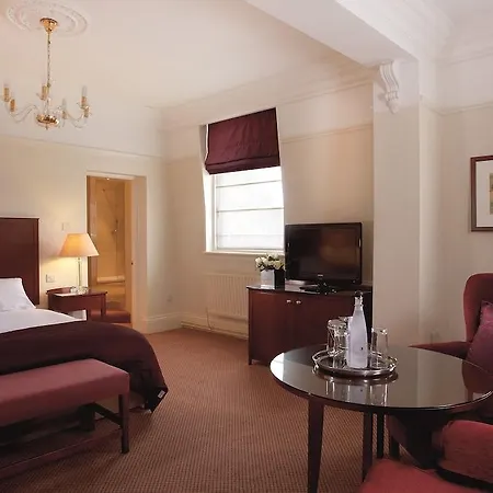 Macdonald Burlington Hotel 4*