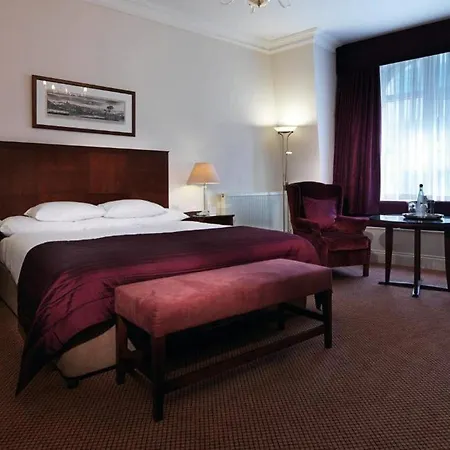 Macdonald Burlington 4*